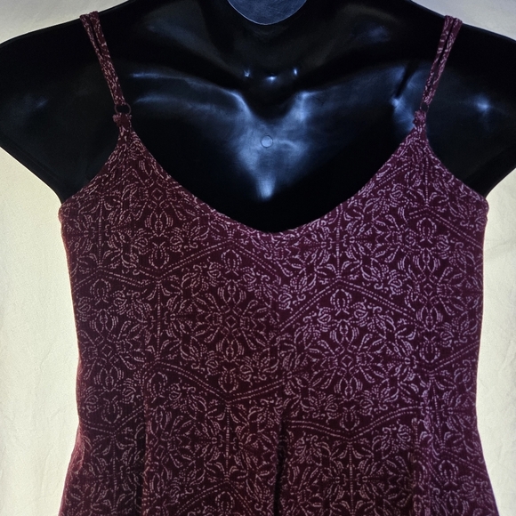 Hanky Hem Casual Dress - Picture 8 of 10